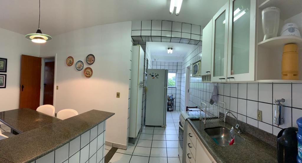 Apartamento Pe Na Areia E Aguas Tranquilas No Centro De Guarapari Exterior foto